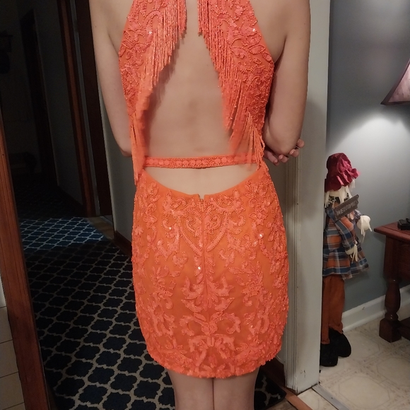 SHERRI HILL HOMECOMING DRESS - Picture 5 of 5